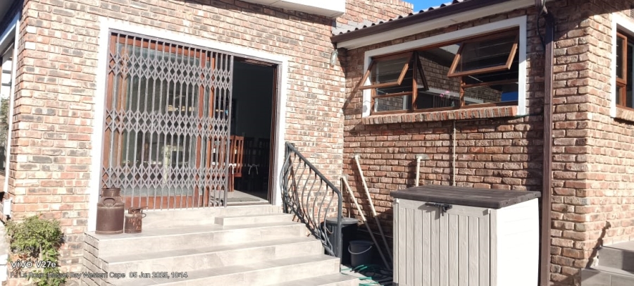 5 Bedroom Property for Sale in Bayview Western Cape